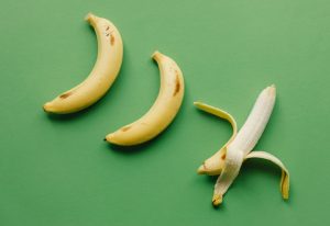 banana-fruits-for-dogs