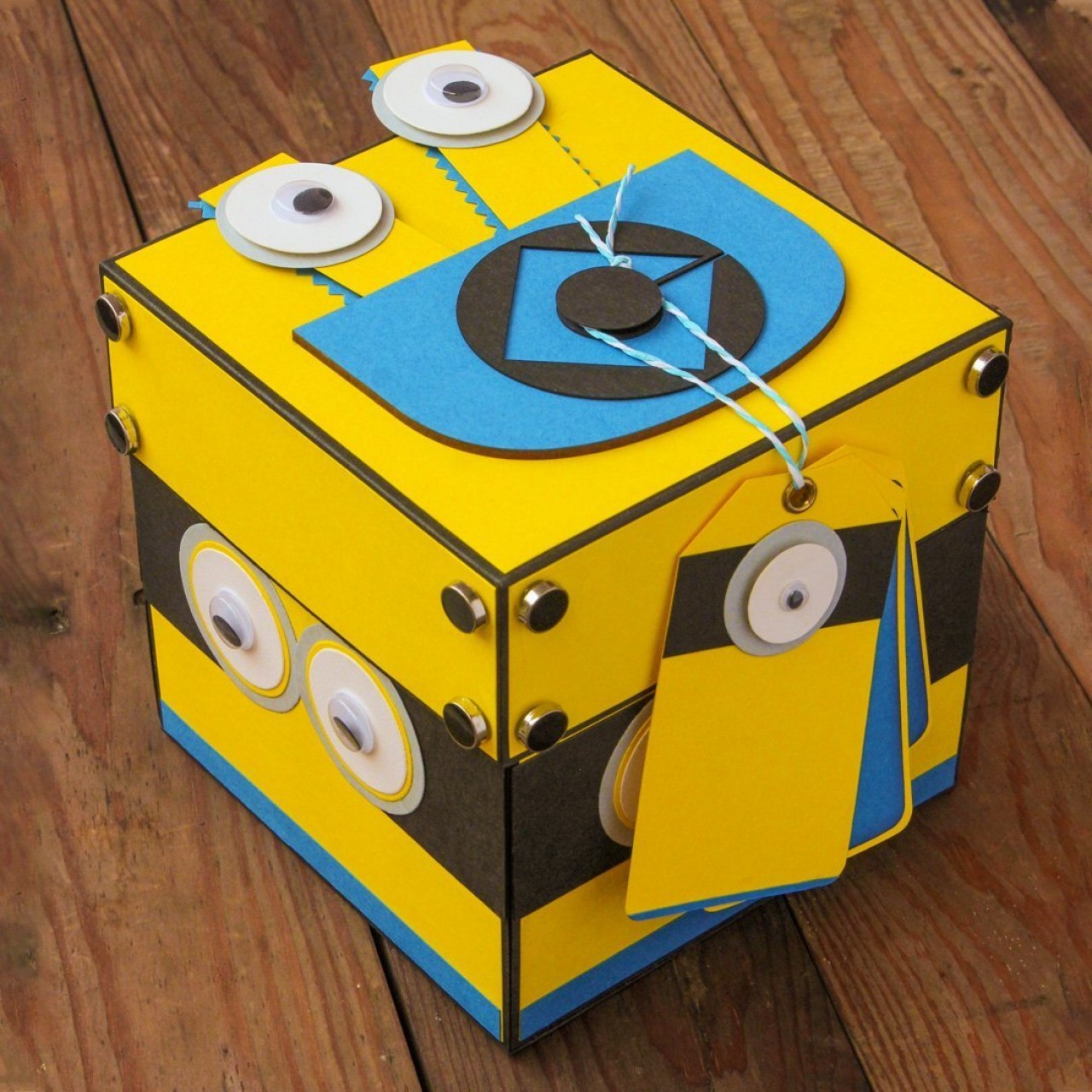 Minion Explosion Box